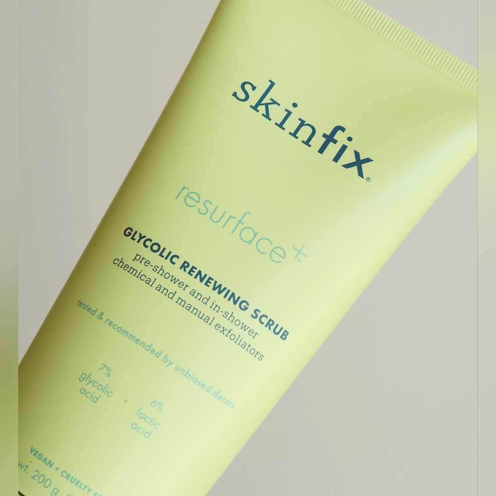 Skinfix Resurface+ Glycolic Renewing Scrub Body Peel and Polish 236mL‎